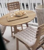 Classic wooden chair - obrazek 3