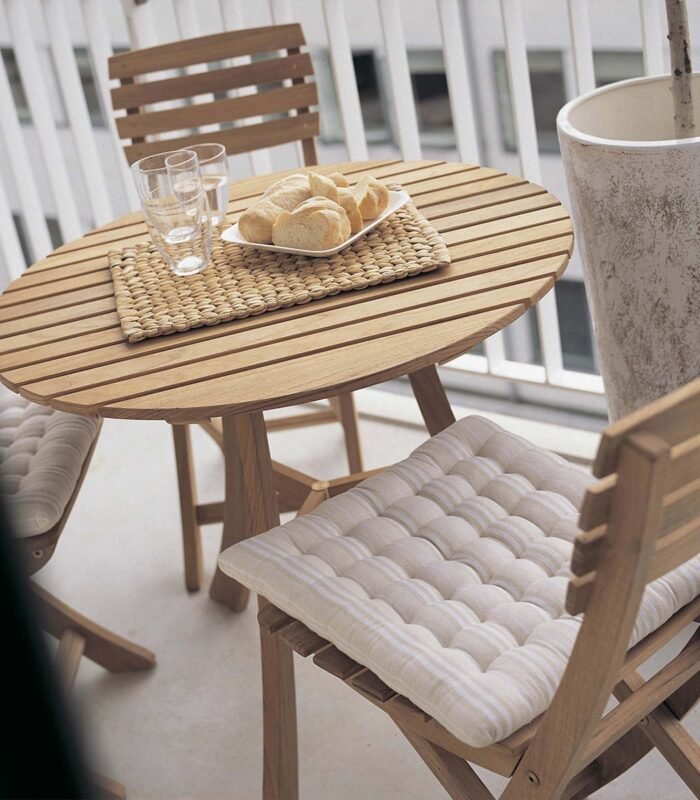 Classic wooden chair - obrazek 3